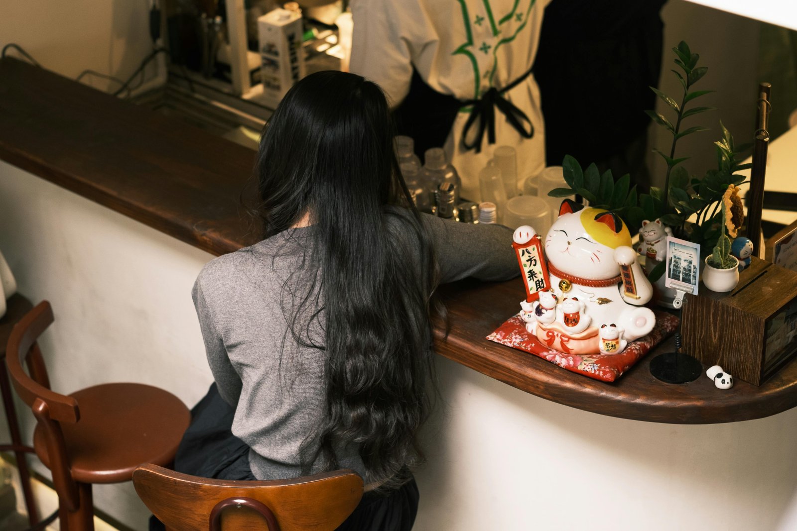 Japońskie kawiarnie tematyczne: od robotów po koty